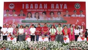 Gubernur-Sulut-Olly-Dondokambey-dalam-ibadah-raya-GJGHJGHJGHJ.jpg