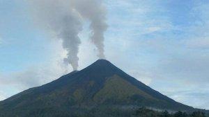 Gunung-Api-Karangetang-di-Kabupaten-Sitarohjhjghjghjghj.jpg