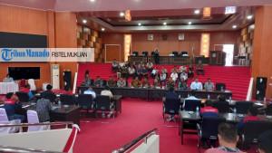 HEARING-Hearing-perwakilan-masyarakat-Pulau-Lembeh-dengan-DPRD.jpg