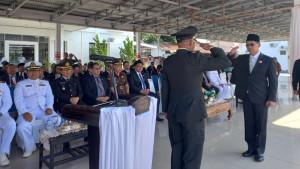 Hengky-Honandar-inspektur-upacara-memperingati-Hari-Kesaktian-Pancasila-Rabu-1-Oktober-2025.jpg