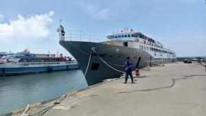 JADWAL-KAPAL-Potret-Kapal-di-Pelabuhan-Manadogjghjghj908kljkljkl98.jpg