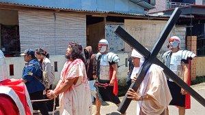 JUMAT-AGUNG-Perayaan-Jumat-Agung-umat-Katolik-Santo-Fransiskus-Xaverius-PinelengLO0.jpg