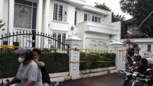 KASUS-PENJARAHAN-Rumah-Anggota-DPR-Surya-Utama-atau-Uya-Kuya-yang-berantakanlo0.jpg