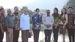 KUNJUNGAN-Wakil-Wali-Kota-Tomohon-Sendy-GA-Rumajar-menerima-kunjungan-kerjali90.jpg