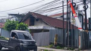 Kabel-semrawut-di-Jalan-Sario-Kota-Manado-Sulut-dikeluhkan-warga.jpg