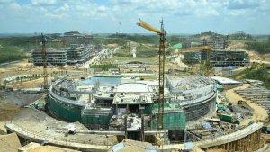 Kantor-Presiden-berbentuk-Burung-Garuda-di-Itu-Kota-Nusantara-IKN-terlihat-dari-atas.jpg