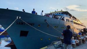 Kapal-di-Pelabuhan-Manado-Sulawesi-Utara-Minggu-792025.jpg