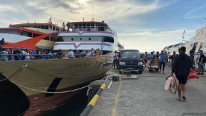 Kapal-di-Pelabuhan-Manado-Sulawesi-Utara-pada-Minggu-792025.jpg