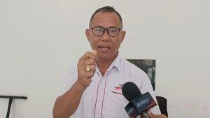 Kepala-Sekolah-SMK-Negeri-2-Manado-Robyn-Koloway-ui890.jpg