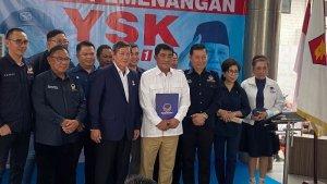 Ketua-DPD-Gerindra-Sulut-bersama-DPC-Gerindra-yang-menghadiri-peresmian-rumah-pemenangan.jpg