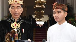 Kolase-foto-eks-Presiden-Joko-Widodo-kiri-bersama-putra-sulungnya-Gibran-Rakabuming-Raka.jpg