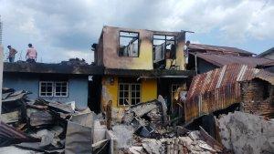Kondisi-rumah-yang-alami-kebakaran-di-Kecamatan-Malalayang-Kamis-23112023.jpg