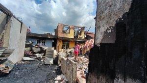 Kondisi-rumah-yang-terbakar-di-Malalayang-Manado-Sulawesi-Utara-Kamis-23112023.jpg