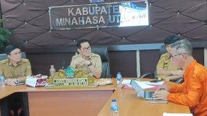 MONEV-Bupati-Minut-Joune-Ganda-pimpin-rapat-monitoringlo0.jpg