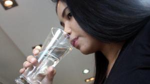 Manfaat-minum-air-putih-untuk-kesehatan.jpg