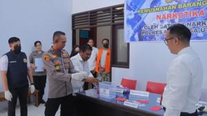 POLRES-MINUT-Polres-Minahasa-Utara-Minut-melakukan-pemusnahan-barang-bukti-Narkotika5678.jpg