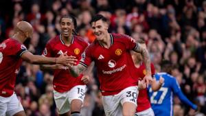 Pemain-Manchester-United-berselebrasi-setelah-Benyamin-Sesko-mencetak-gol.jpg
