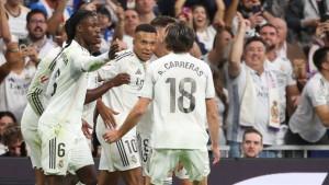 Pemain-Real-Madrid-merayakan-gol-Kylian-Mbappe.jpg