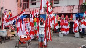 Penjualan-bendera-merah-putih-di-Pasar-45-Manado-Sulut-Rabu-682025-fgghgfh.jpg