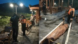 Polisi-mengolah-TKP-bocah-enam-tahun-tewas-tertimpa-kentongan-ukuran-besar.jpg