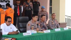Polres-Bolsel-ketika-melaksanakan-konferensi-pers-kasus-pencurian-di-kantor-Dinkes-Bolsel.jpg