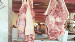 Potret-daging-babi-di-Manado-pada-Sabtu-25-Oktober-2025.jpg