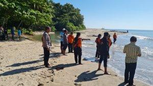 Proses-evakuasi-mayat-yang-ditemukan-di-pantai-Kawis-Kombi-Minahasa-Rabu-1242023fgjfgjjj.jpg