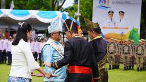 Prosesi-penerimaan-Satya-Lencana-Karya-Satya-Ulyas-Taha-Foto.jpg