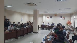 RDP-DPRD-Sulawesi-Utara-dan-Aliansi-Mahasiswa-dan-Masyarakat-Senin-1592025dfhdfh7hhfghfgh.jpg