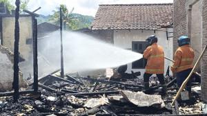 Satu-buah-rumah-terbakar-di-Desa-Purworejo-Boltim-Sulut.jpg