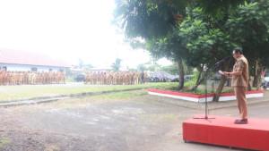 Sekda-Kota-Tomohon-Edwin-Roring-saat-memimpin-apel-kerja-awal-bulan.jpg