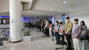 Seluruh-karyawan-BRI-Kantor-Cabang-Manado-Jalan-Sarapung-tampil-berbeda.jpg