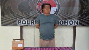 Seorang-pria-berinisial-MRH-ditangkap-aparat-Satresnarkoba.jpg