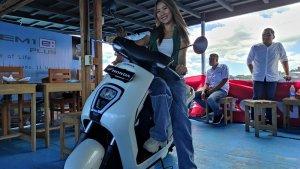 Sepeda-motor-listrik-Honda-EM1-e-dan-EM1-e-PLUS-meluncur-di-Sulawesi-Utarafhh.jpg