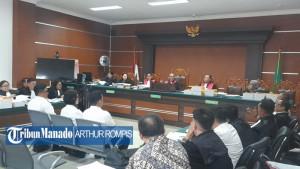 Sidang-kasus-dugaan-korupsi-Dana-Hibah-GMIM-menghadirkan-lima-terdakwa-di-PN-Manado.jpg