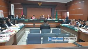 Suasana-sidang-lanjutan-kasus-dugaan-korupsi-dana-hibah-GMIM-zsdhsfh.jpg