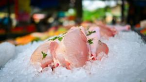 Sulawesi-Utara-Sulut-Rabu-1102025-Harga-daging-ayam-dijual.jpg