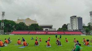 Sulut-United-latihan-di-Stadion-Klabat-Manado-usai-kembali-jghjghjgjgj.jpg