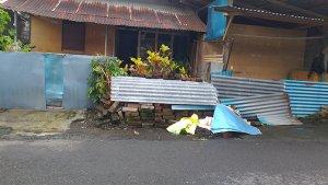 Tanggul-atau-penahan-air-di-rumah-warga-Manado-Sulawesi-Utara.jpg
