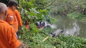 Tim-Basarnas-Manado-melakukan-pencarian-Novri-Wakulu-korban-tenggelam-di-DAS-Tondano-dfhgdfhd.jpg