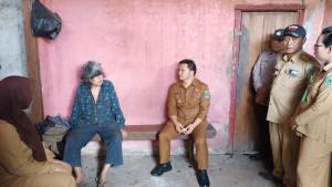 Tribun-ManadoSujarpin-Dondo-BERI-BANTUAN-Wakil-Bupati-Wabup-Bolaang.jpg