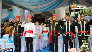 Upacara-Bupati-Mitra-Ronald-Kandoli-dan-Wakil-Bupati-Fredy-Tuda-hadir-dalam-upa.jpg