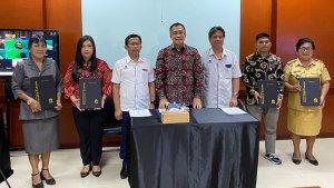 Wakil-Rektor-IV-Universitas-Terbuka-Rahmat-Budiman-tengah.jpg