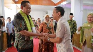 Wali-Kota-Kotamobagu-Weny-Gaib-saat-menerima-kunjungan-Gubernur-Gorontalo-Gusnar-Ismail.jpg