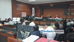 bendahara-BPMS-GMIM-Windy-Lucasdan-Recky-Montong-jadi-saksi-dalam-sidang.jpg
