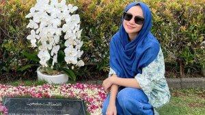 bunga-citra-lestari-atau-bcl-saat-rayakan-anniversary-pernikahan-di-makam-ashraf-sinclair.jpg