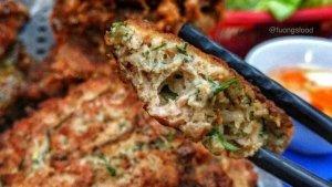 cha-ruoi-omelet-khas-vietnam-yang-terbuat-dari-cacing.jpg