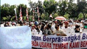demo-para-karyawan-tempat-hiburan-malam.jpg