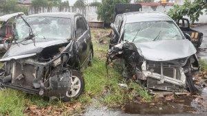 kondisi-kedua-mobil-yang-terlibat-tabrakan-di-jalan-trans-desa-boyong-pante.jpg