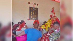 puluhan-warga-langsung-menyerbu-masuk-klenteng-ceng-beng-su.jpg